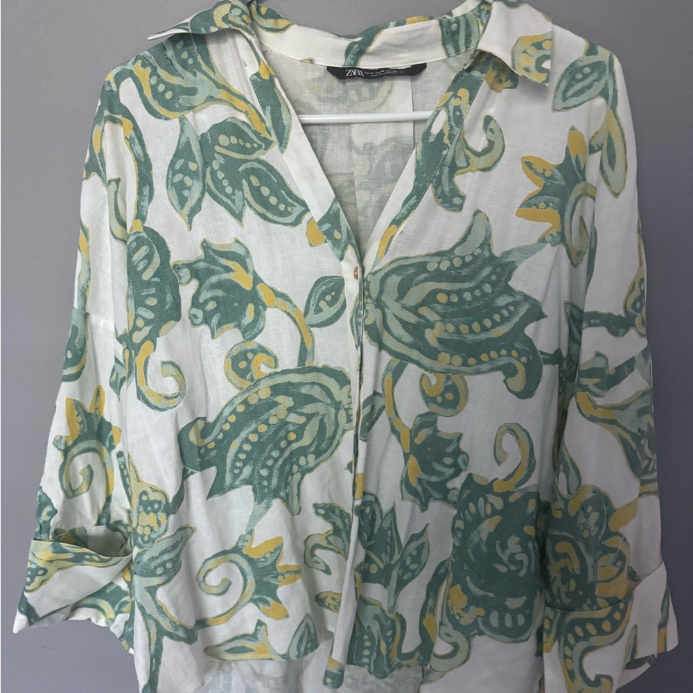 Zara White and Green Floral Button Down Shirt